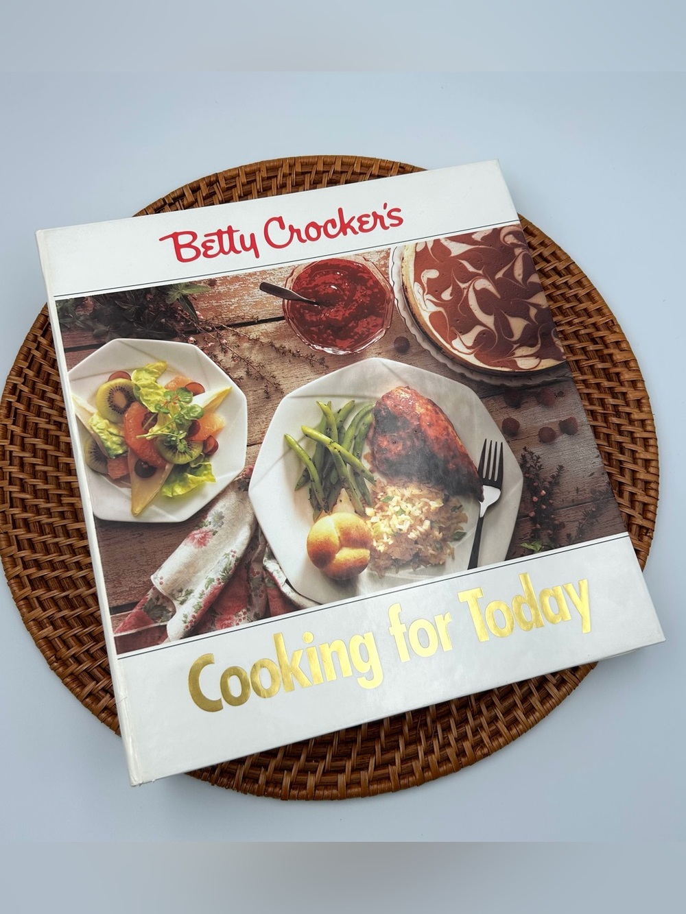 Vintage Betty Crocker's Cooking For Today 3 Ring Binder Cookbook HC 1992
